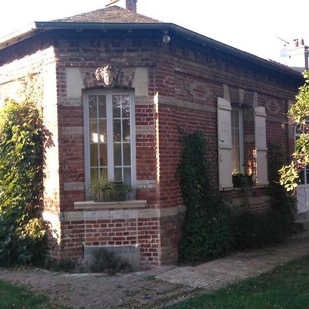 Отель Le Jardin Des Ecureuils Demuin Экстерьер фото